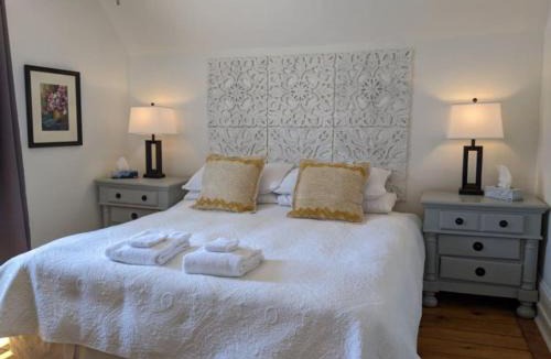 Wellington House | Gwyn Haven - Spacious Charming Century Home in Wellington