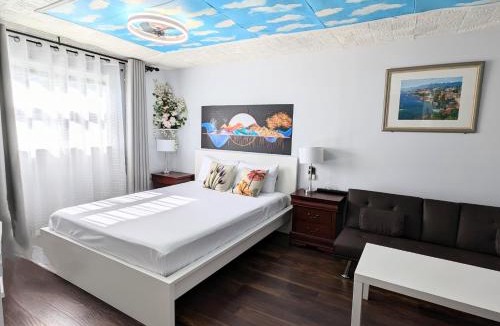 Malvern House | Cozy and Quiet Homestay with Private Bathroom