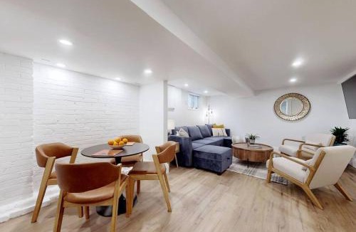 Woodbine - Lumsden Apartment | Fresh and Modern Guest Suite
