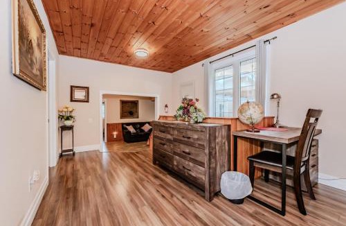 Lion's Head House | Lion's Head Retreat Sauna 30 mins to Grotto