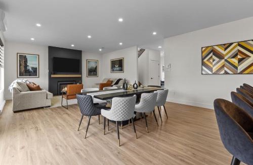 St. John's House | NEW Golfers Dream Modern Patio King Bed