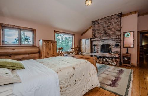 Lion's Head House | Timber Shores Rustic Waterfront Log Cabin