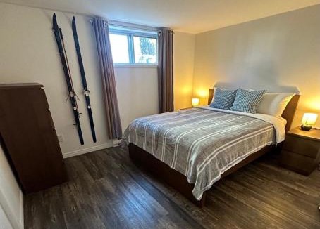 Saint-Hubert Apartment | Charmant appartement au sous-sol