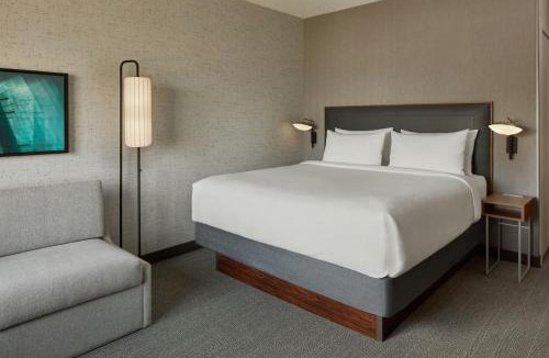 Northeast Mississauga Hotel | Courtyard by Marriott Mississauga-Airport Corporate Centre West