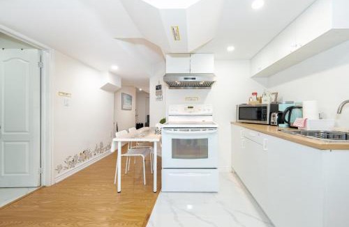 Richmond Hill Apartment | 2B Basement, Mins to Lake, Free Parking