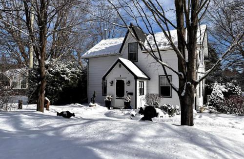 Nottawa House | The Artists' House Getaway
