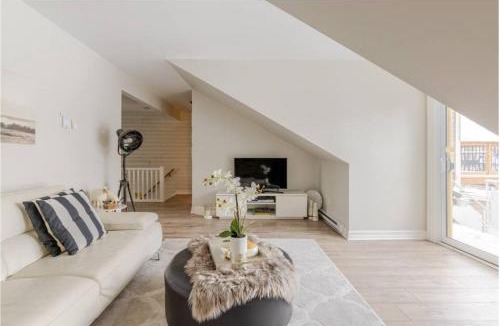 Perth Apartment | Luxury Heritage Escape with Spectacular Tay Basin View