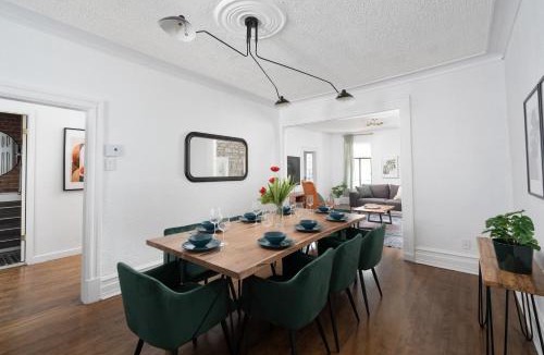 Ville-Marie Apartment | Luxurious Old Montreal Parking Patio 10 Guests