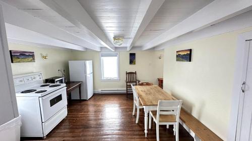 Crow Head Ski Chalet | Victoria Cottage