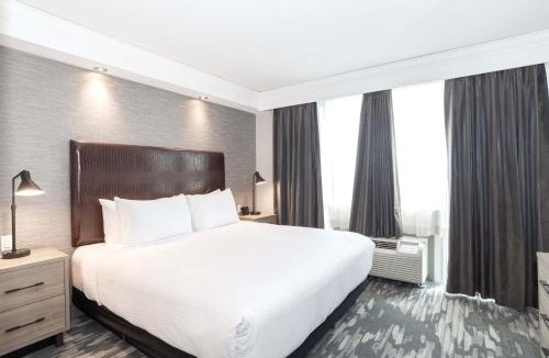 Etobicoke Hotel | Sandman Signature Toronto Airport Hotel