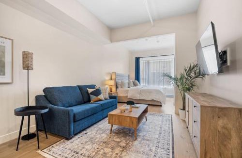 Gay Village Apartment | City Center King Loft