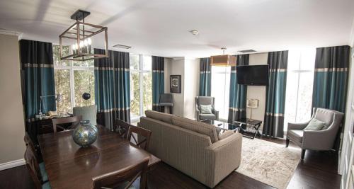 Ingersoll Hotel | Elm Hurst Inn & Spa, WorldHotels Crafted