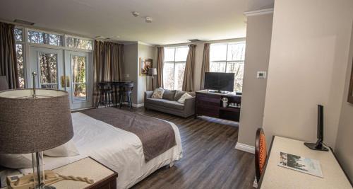 Ingersoll Hotel | Elm Hurst Inn & Spa, WorldHotels Crafted