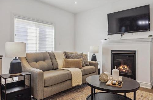 Innisfil Villa | Luxurious and Beautiful, Barrie