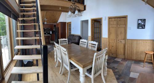 Grandes-Piles Ski Chalet | Chalet spa rivière saint Maurice