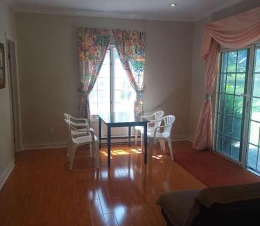 Adjala-Tosorontio Villa | Resort style entire guesthouse with kitchen-2 rooms