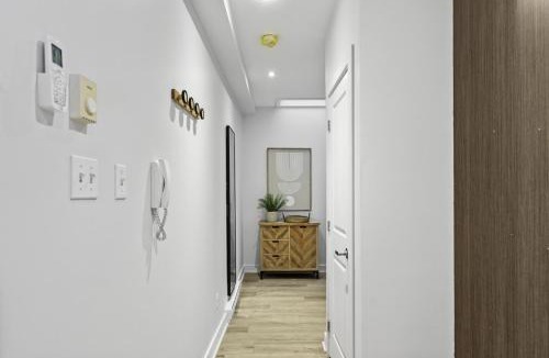 Little Italy Apartment | Stylish Open-Space Studio by Jean Talon Market