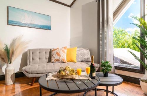 Grenville-sur-la-Rouge House | Cozy chalet with Pool and Spa
