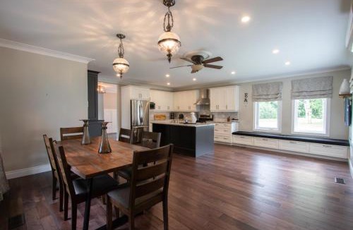 Lindsay House | Deer Run Cottage- Golf Course cottage