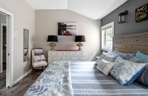 Crystal Beach House | Sandy Cove Cottage