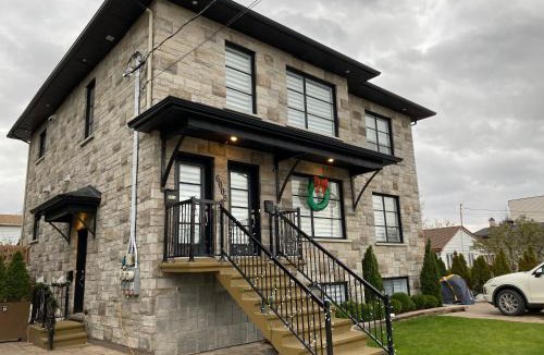 Brossard Apartment | Beautiful private full condo