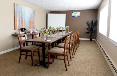 Kingston Hotel | Aurora Inn