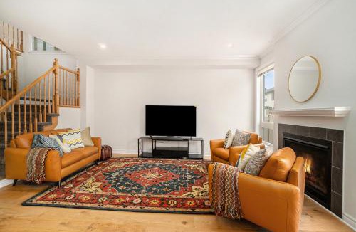 Ottawa Division House | Fully Furnished 4 Bedroom House in Ottawa