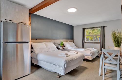 Madoc Hotel | Moira Lake Motel