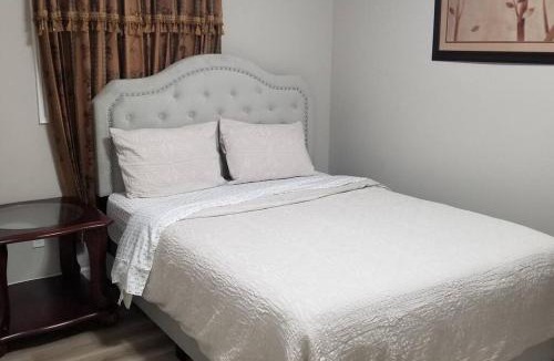 Guelph Apartment | Cozy Luxurious Detached 4 Bedroom House