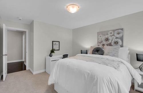 Ottawa Division Villa | Luxurious and Beautiful, Ottawa