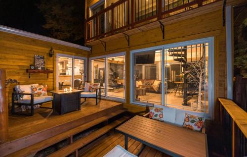 Pointe-au-Chene Ski Chalet | LoveNestChalet - Romantic with Private Hot Tub & Fireplace