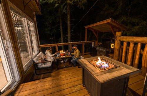 Pointe-au-Chene Ski Chalet | LoveNestChalet - Romantic with Private Hot Tub & Fireplace