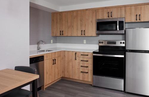 Northeast Mississauga Hotel | Residence Inn by Marriott Mississauga-Airport Corporate Centre West