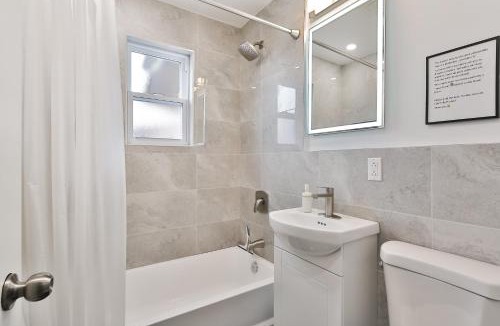 Lachine Apartment | Comfortable 2-BEDROOM APARTMENT - Free and plentiful PARKING - 10 minutes to AIRPORT and 15 minutes to DOWNTOWN Montreal - Near Popular Waterfront Restaurants - located in Beautiful Lachine