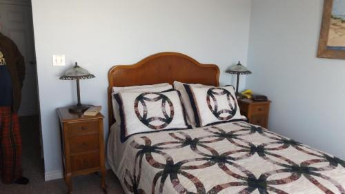 Hermanville Hotel | Johnson Shore Inn