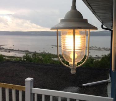 Saint Fulgence Apartment | Séjour la Flèche du fjord vue Saguenay Mont Valin
