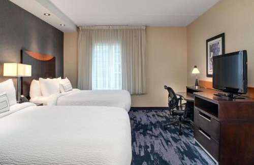 Gateway Hotel | Fairfield Inn & Suites by Marriott Toronto Mississauga