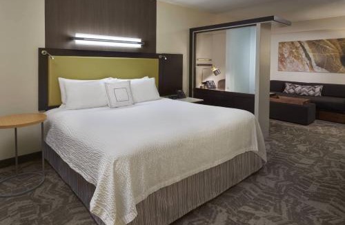 Vaughan Hotel | SpringHill Suites by Marriott Toronto Vaughan