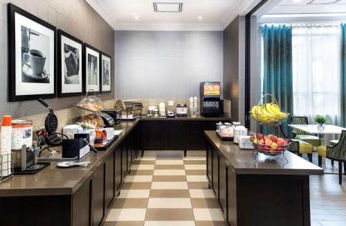 Bolton Hotel | Hampton Inn & Suites by Hilton Bolton