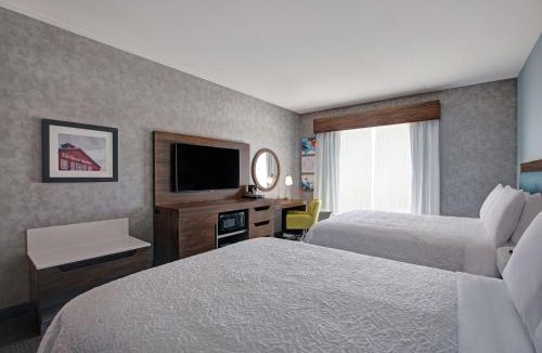 Township of Woolwich Hotel | Hampton Inn & Suites By Hilton Waterloo St. Jacobs