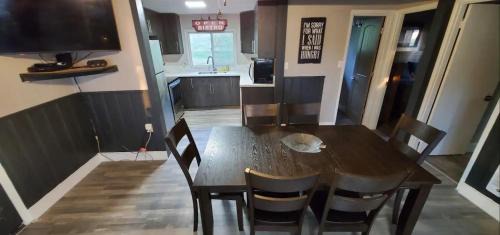 Centre Hastings Cabin | Moira Lake Cottages