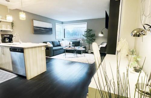 South London Apartment | Chic Stay | Walk to Covent Garden & Hyland Cinema