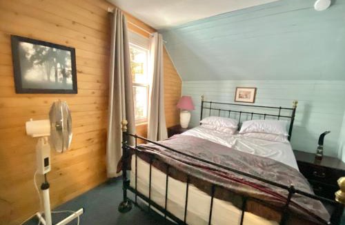 Providence Bay House | 4 Bedroom Cottage on Manitoulin Island Next to Sand Beaches!