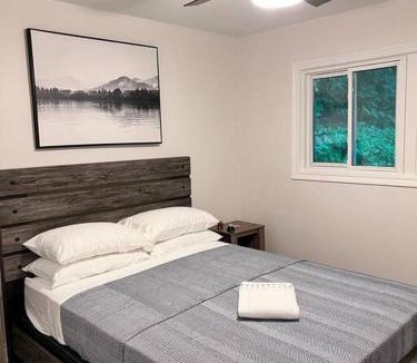 Marmora House | Marmora Hideaway – Cozy Waterfront Retreat