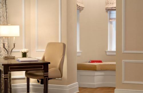 Byward Market - Parliament Hill Hotel | Fairmont Chateau Laurier Gold Experience
