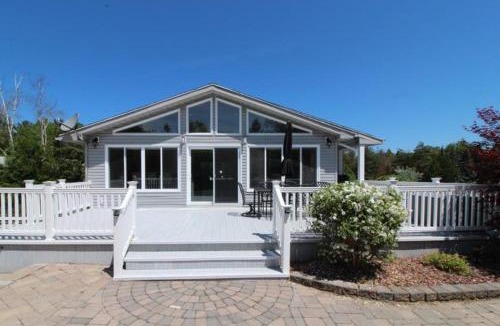 Port Franks House | Tranquil Bay Lodge, 3 min walk to sand beach