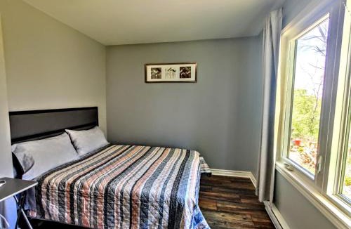 Shannonville Hotel | Salmon River Motel