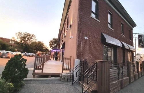 Downtown Gatineau Apartment | Cozy Spacious 1-BDR Studio #8. FREE Parking