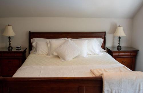 Historic Old Town Bed & Breakfast | Upper Canada Coach House