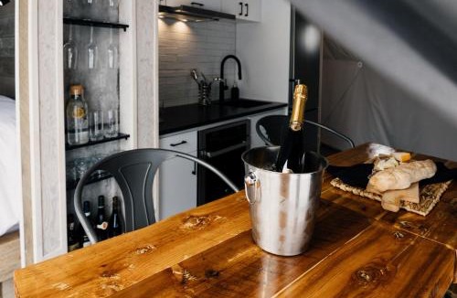 Saint-David-de-Falardeau Apartment | Les Hébergements de l'Éternel